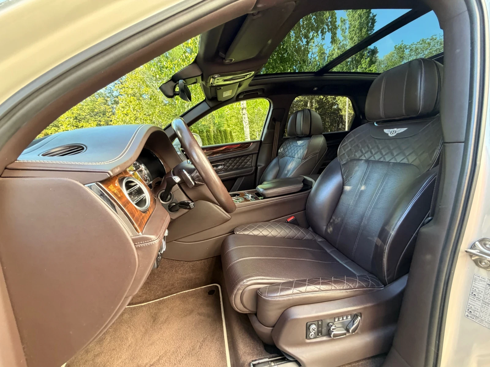Bentley Bentayga V8 / 4.0d, снимка 10 - Автомобили и джипове - 54560148