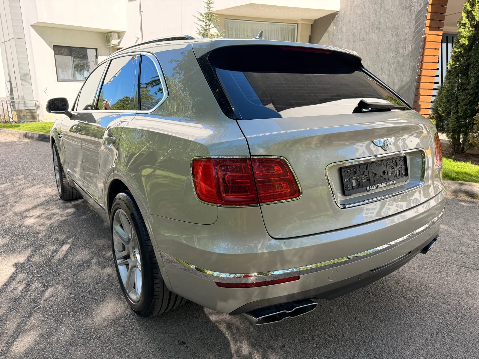 Bentley Bentayga V8 / 4.0d, снимка 5 - Автомобили и джипове - 54560148