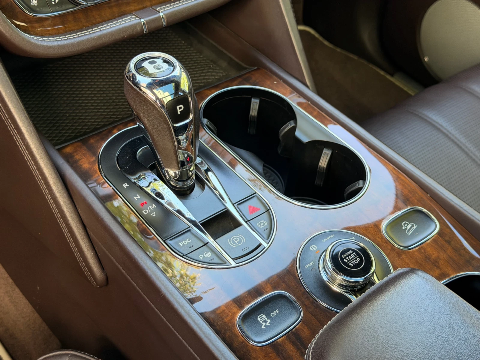Bentley Bentayga V8 / 4.0d, снимка 14 - Автомобили и джипове - 54560148