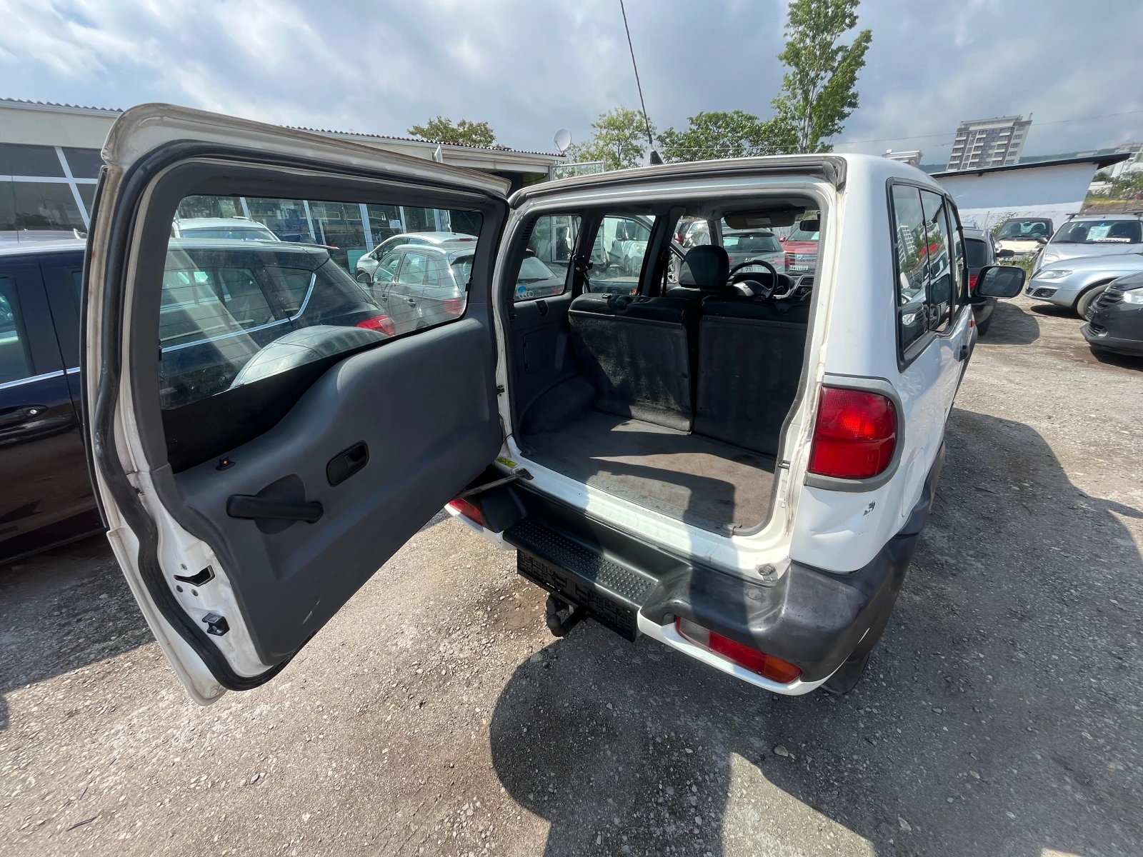 Nissan Terrano 2.7TDI 4X4, снимка 12 - Автомобили и джипове - 54644881