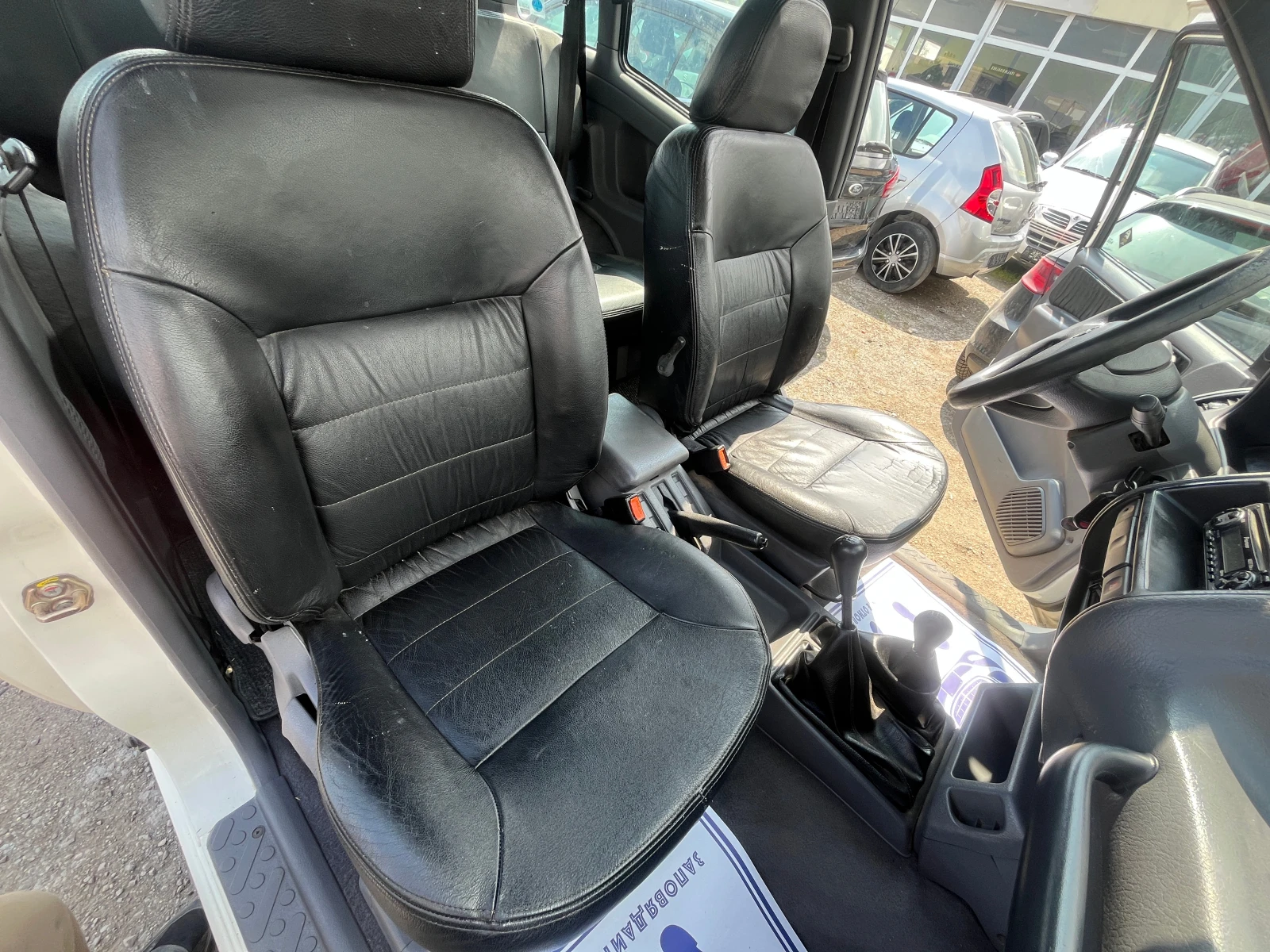 Nissan Terrano 2.7TDI 4X4, снимка 14 - Автомобили и джипове - 54644881