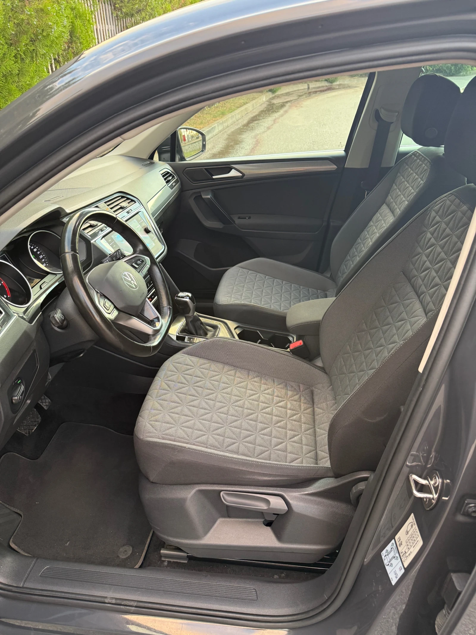 VW Tiguan Volkswagen Tiguan 2. 0 TDI DSG, снимка 10 - Автомобили и джипове - 55180172