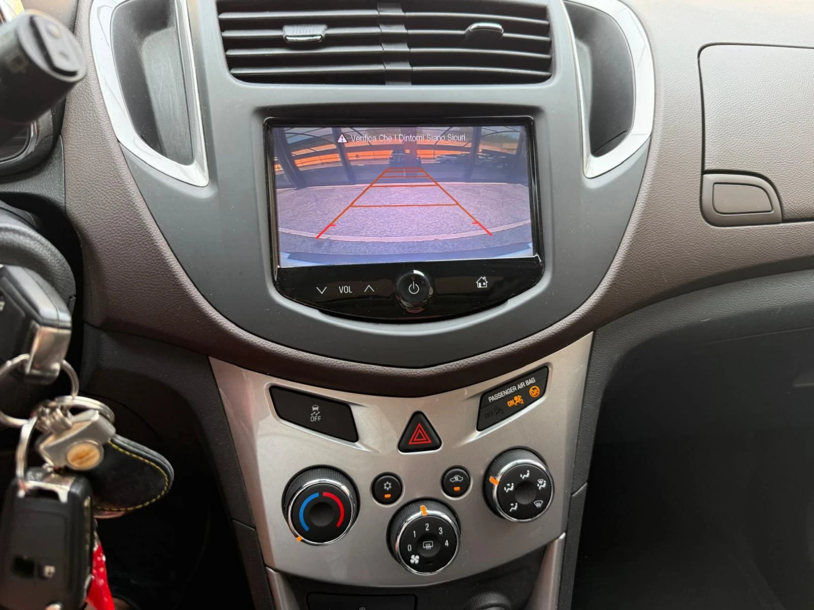 Chevrolet Trax, снимка 11 - Автомобили и джипове - 55381588