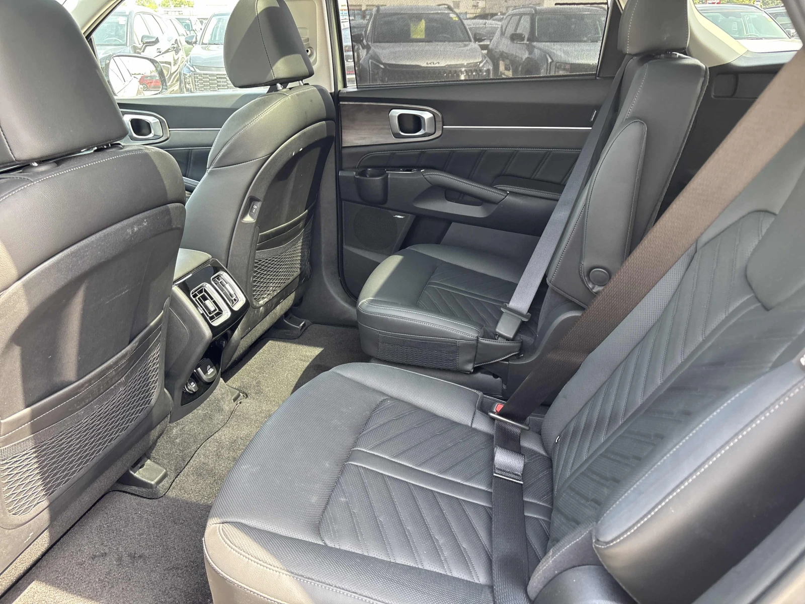 Kia Sorento X-Line Limited / АВТОКРЕДИТ / ПРОГНОЗНА ЦЕНА ДО БГ, снимка 17 - Автомобили и джипове - 55838297