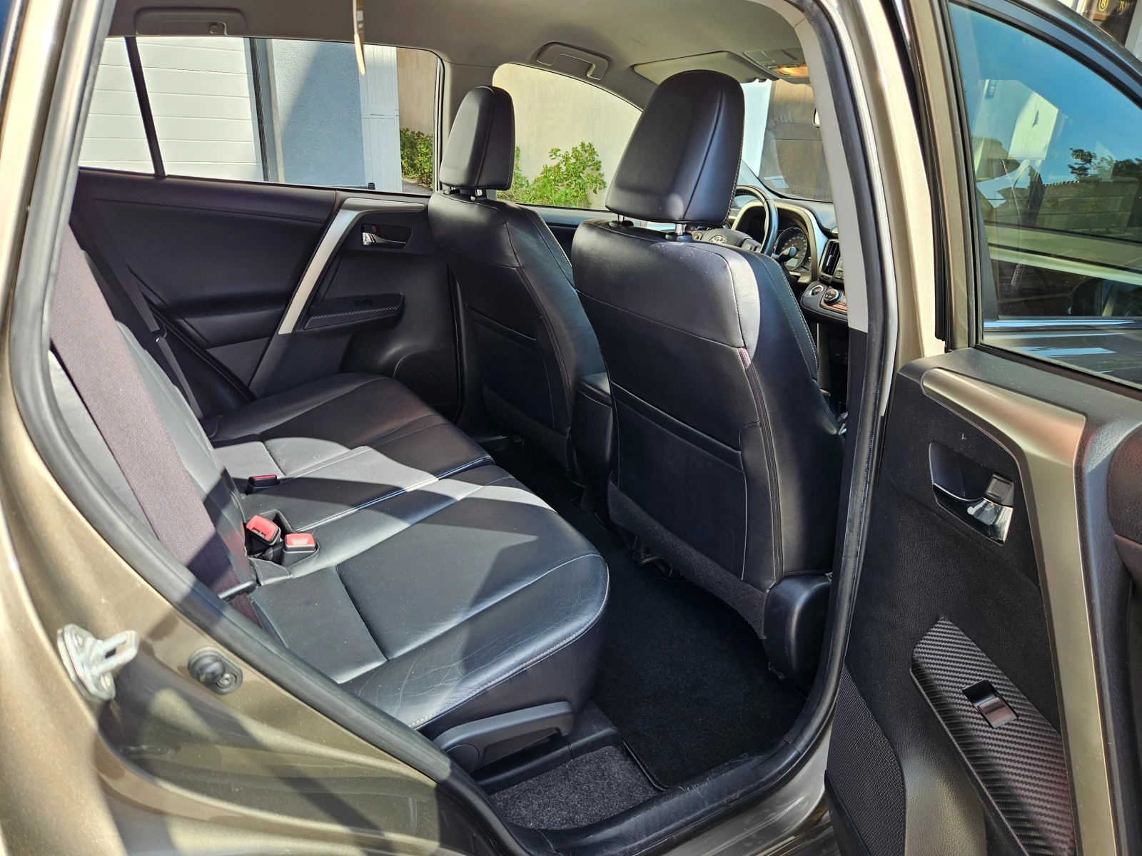 Toyota Rav4 2.2D-4D 150 кс Lux 4x4 кожа , снимка 13 - Автомобили и джипове - 55958440