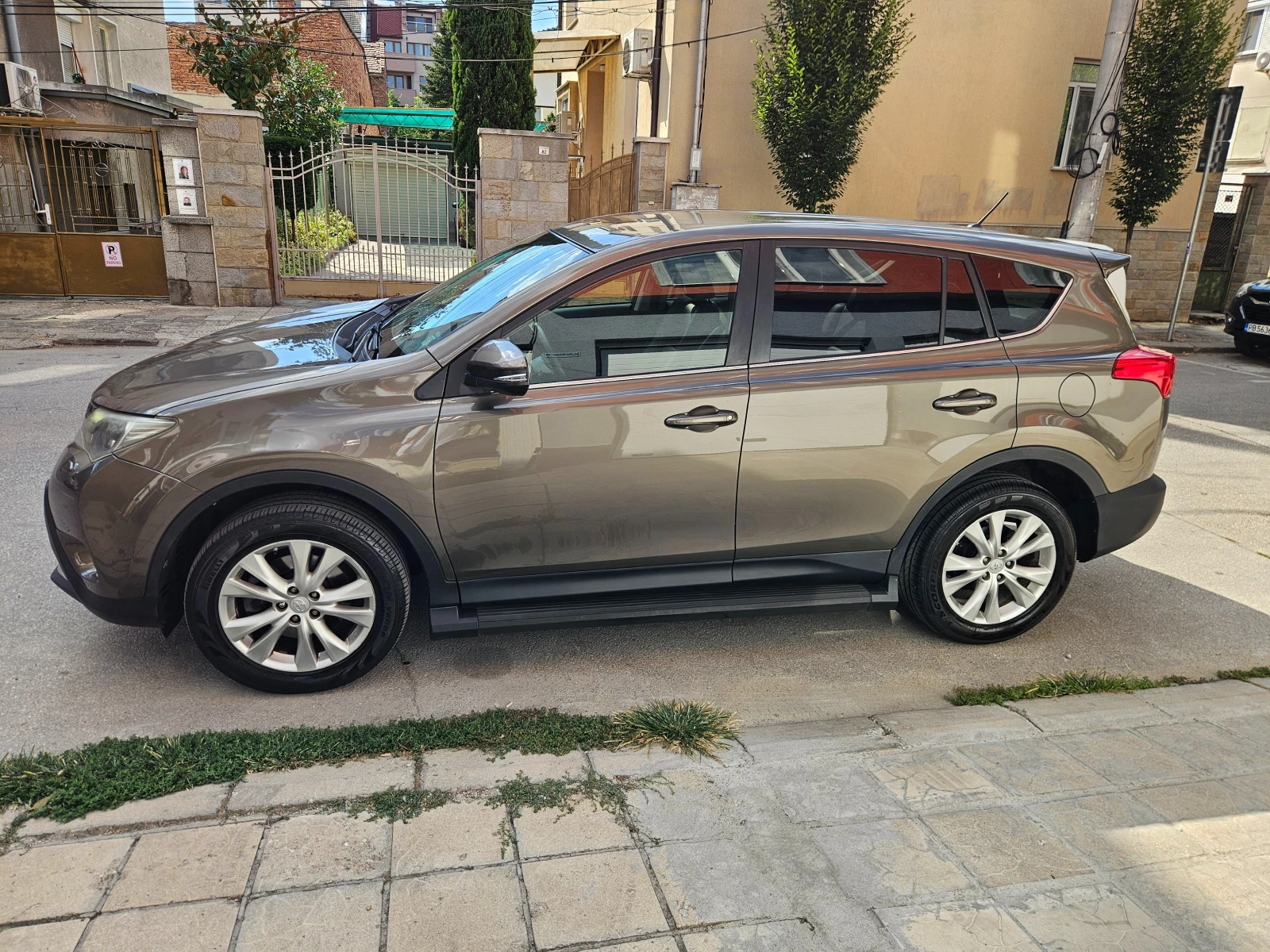 Toyota Rav4 2.2D-4D 150 кс Lux 4x4 кожа , снимка 8 - Автомобили и джипове - 55958440