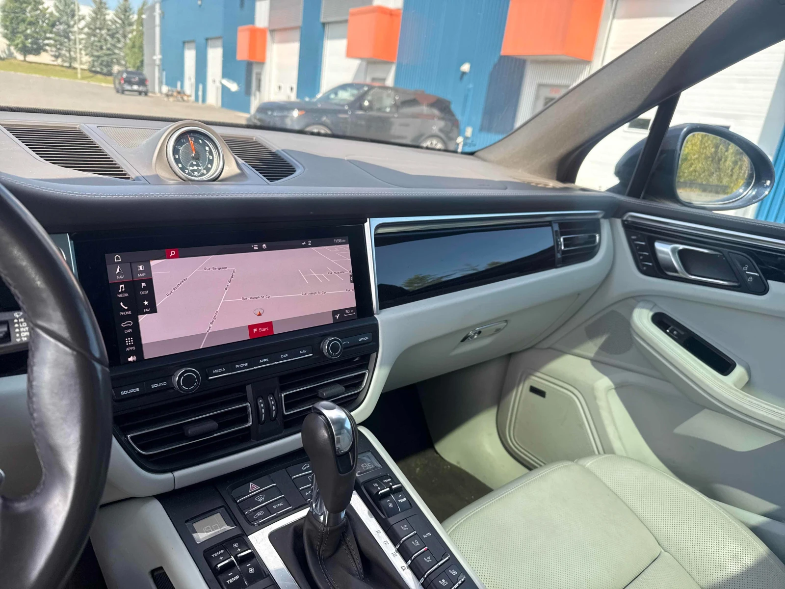 Porsche Macan 2.0 AWD, снимка 9 - Автомобили и джипове - 56045850