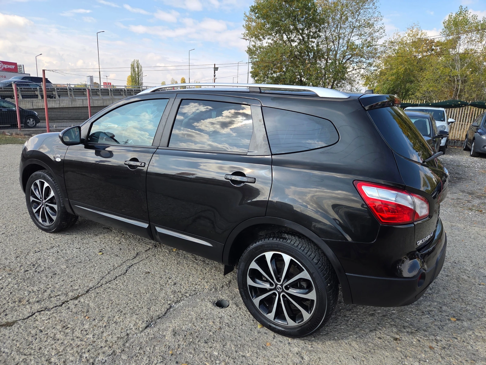 Nissan Qashqai 1.6D/+ 2/360 Камери/Навигация, снимка 6 - Автомобили и джипове - 56531891
