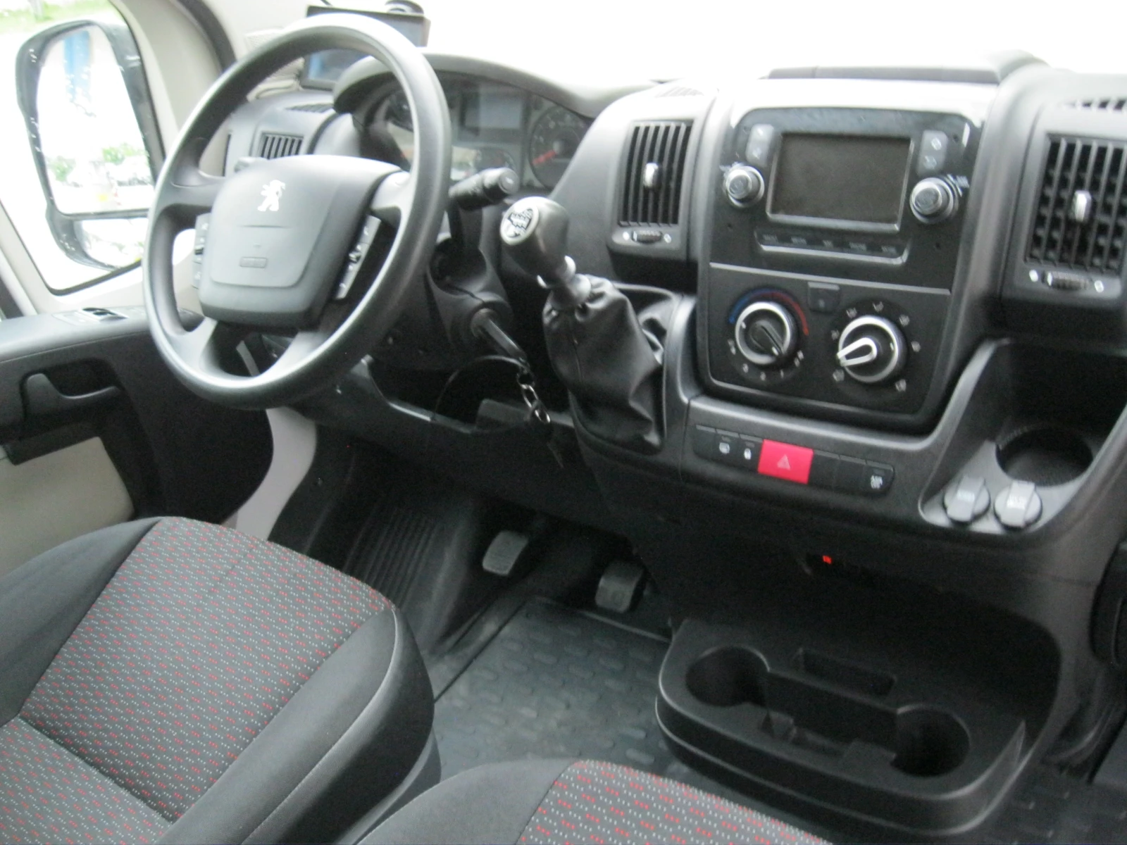 Peugeot Boxer MAXI, снимка 15 - Бусове и автобуси - 54479041