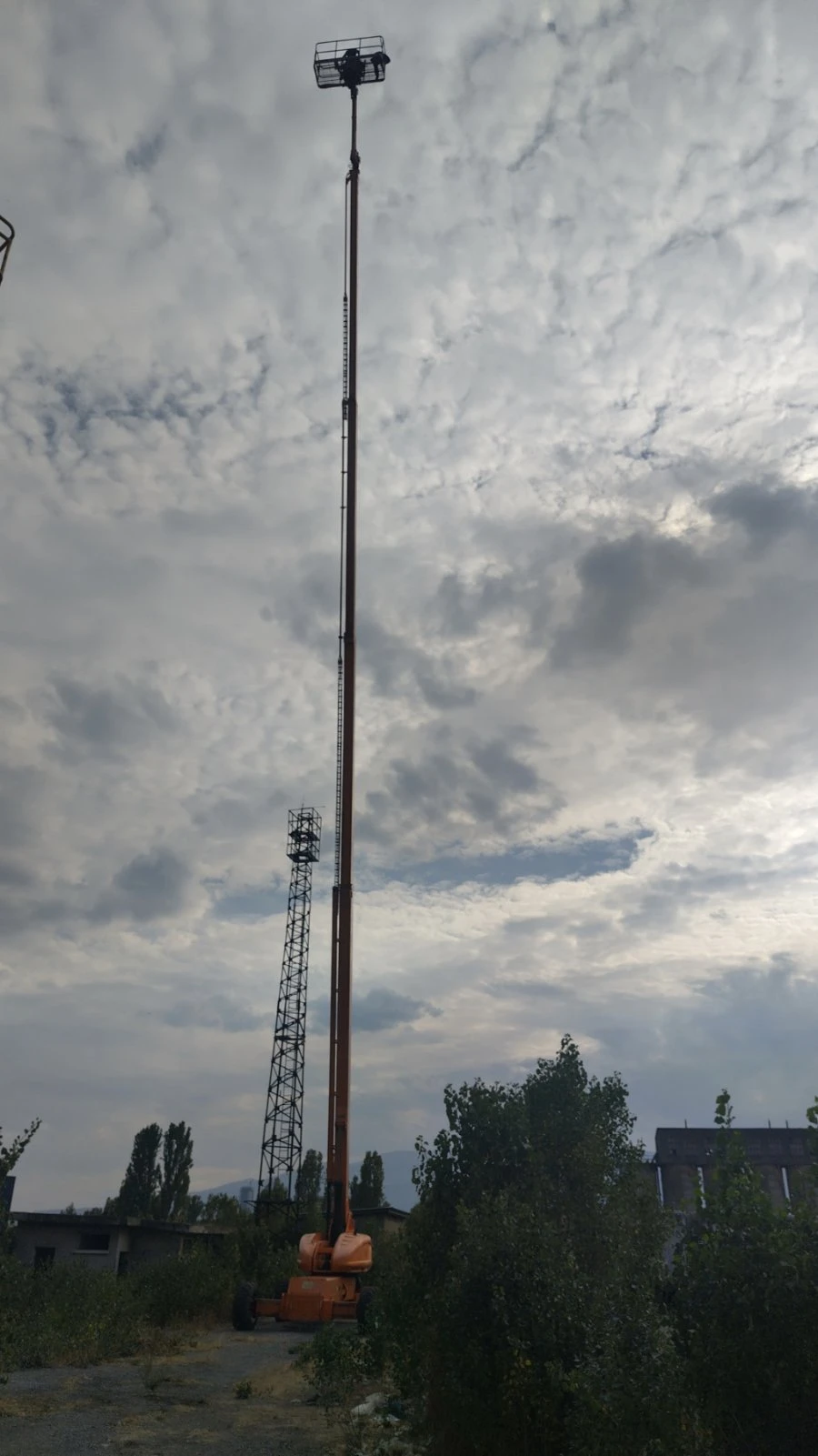 Автовишка Друга марка JLG 1350SJP 4х4х4 - 43 метра - изображение 6