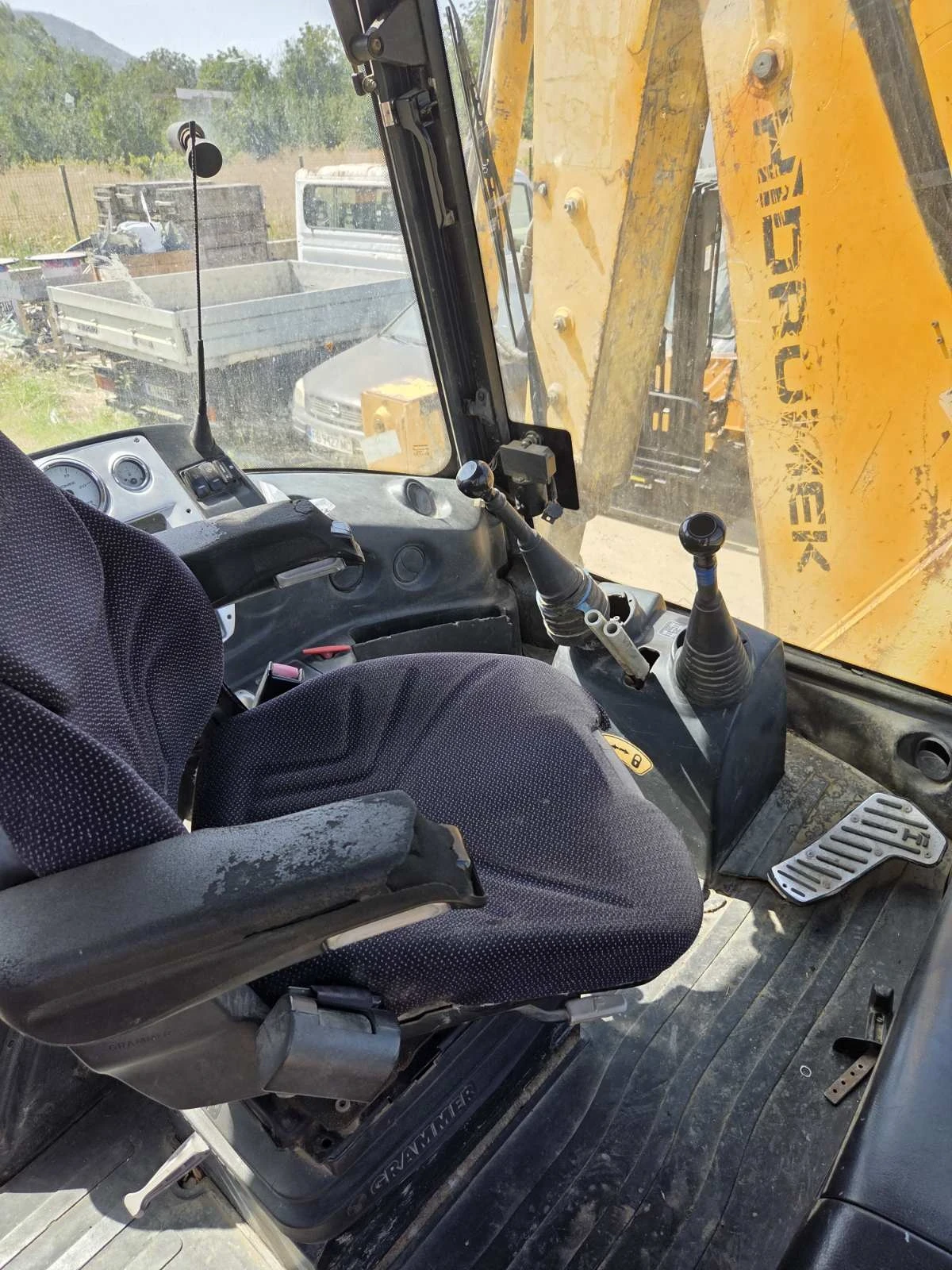 Багер Hidromek, снимка 11 - Индустриална техника - 56012693