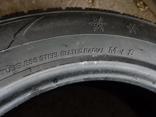 Гуми Зимни 205/55R16, снимка 8 - Гуми и джанти - 25826246