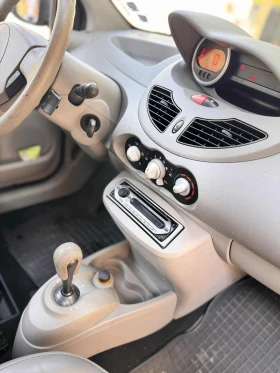 Renault Twingo Initiale, снимка 11