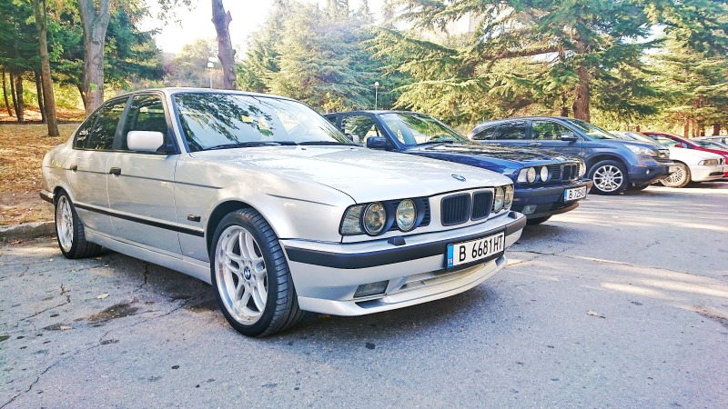 BMW 525, снимка 1 - Автомобили и джипове - 45960607