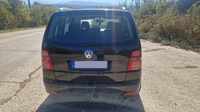 VW Touran TDI, снимка 3 - Автомобили и джипове - 47654401