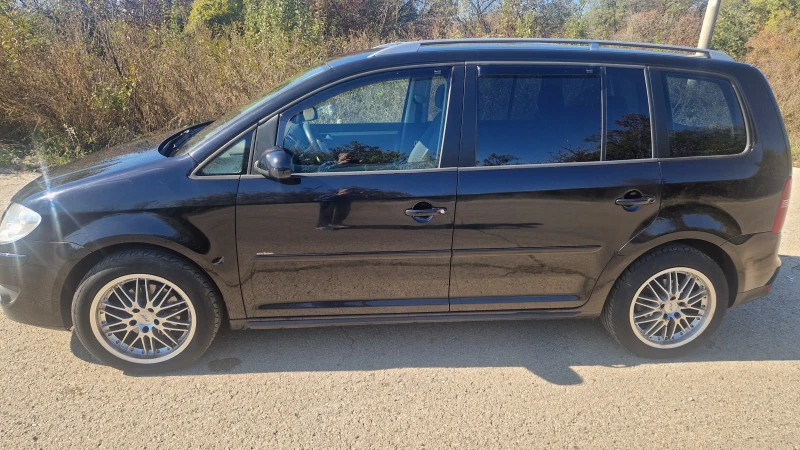 VW Touran TDI, снимка 2 - Автомобили и джипове - 47654401