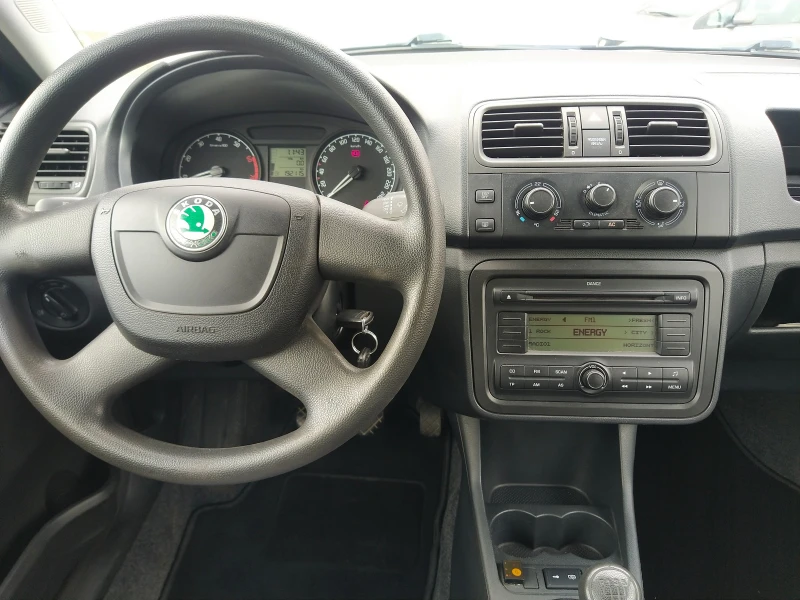 Skoda Fabia 1.4 Газ, снимка 13 - Автомобили и джипове - 48415877