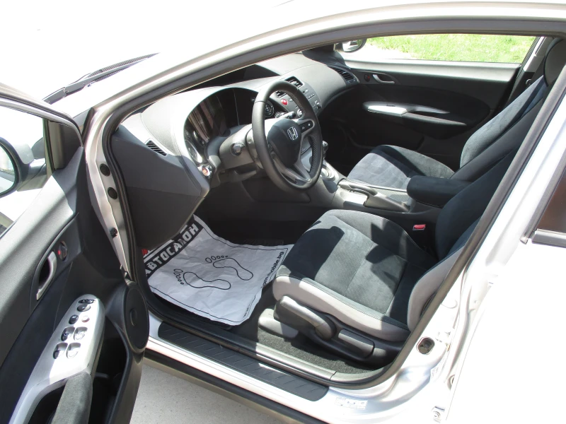 Honda Civic 1.4/БЕНЗИН/КАТО НОВА, снимка 9 - Автомобили и джипове - 50574397