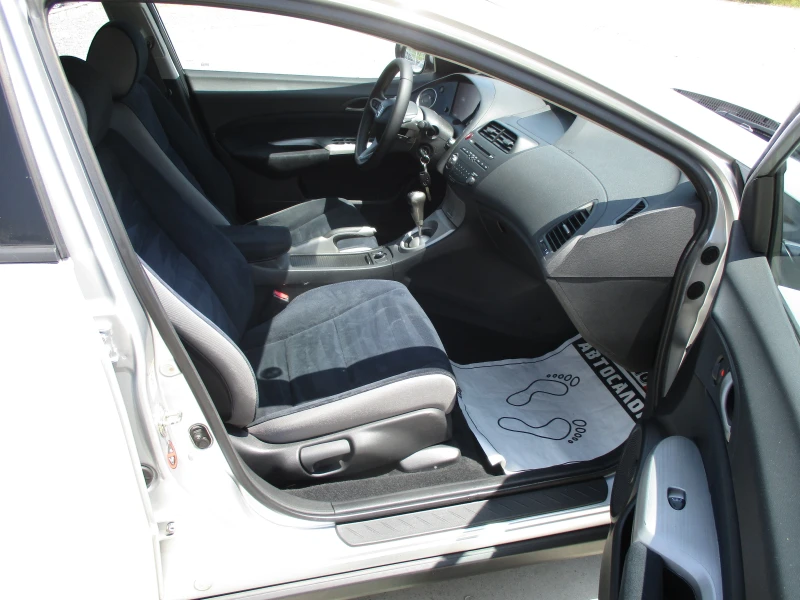 Honda Civic 1.4/БЕНЗИН/КАТО НОВА, снимка 13 - Автомобили и джипове - 50574397
