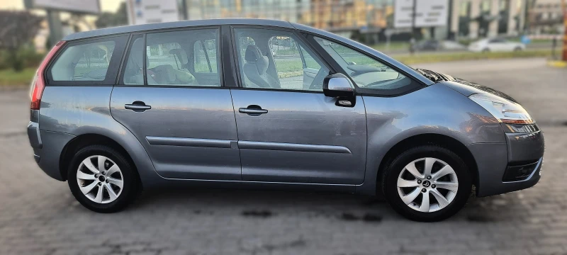 Citroen Grand C4 Picasso икономичен и обслужен семеен автомобил, снимка 2 - Автомобили и джипове - 52540331