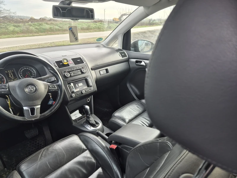 VW Touran, снимка 3 - Автомобили и джипове - 52721936