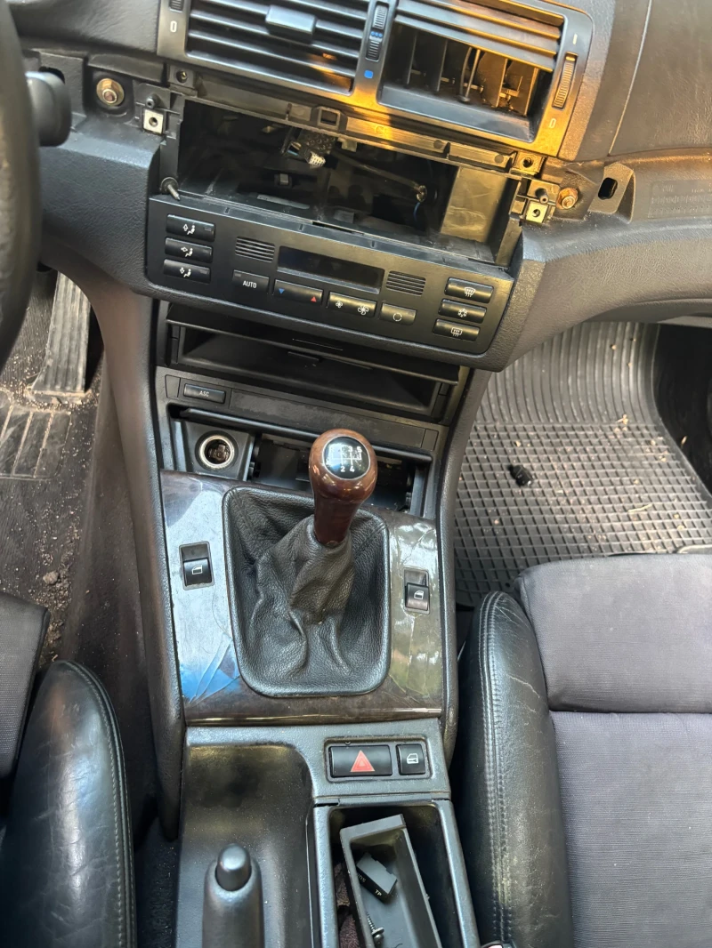 BMW 320, снимка 9 - Автомобили и джипове - 52789945