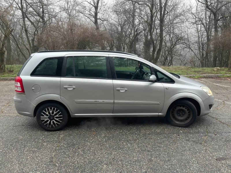 Opel Zafira 1.6, снимка 3 - Автомобили и джипове - 52859137