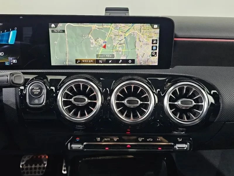 Mercedes-Benz A 35, снимка 16 - Автомобили и джипове - 56738163