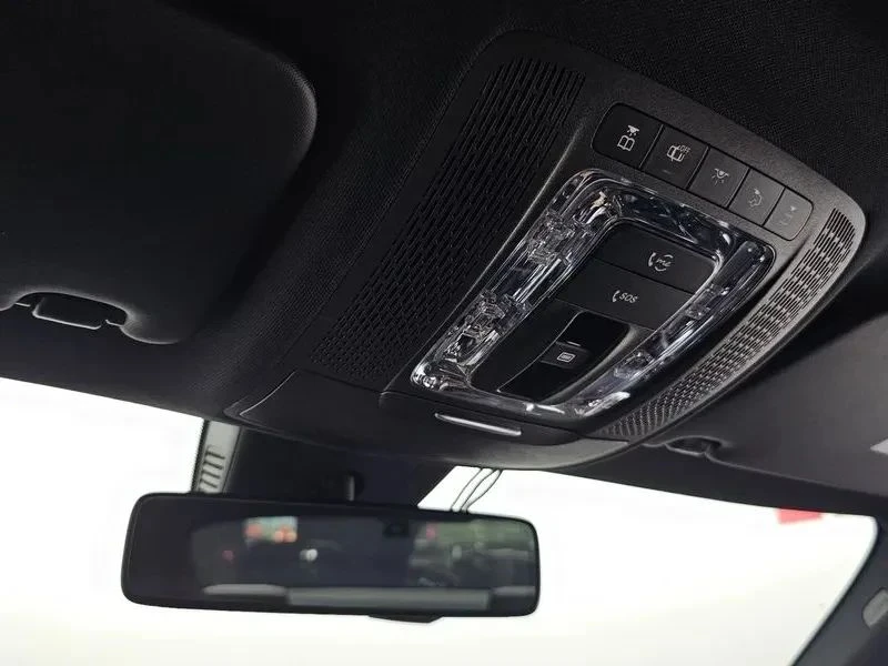 Mercedes-Benz A 35, снимка 14 - Автомобили и джипове - 56738163