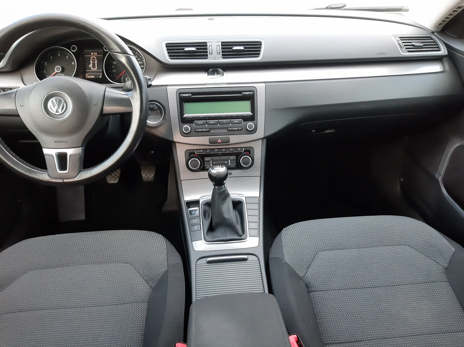 VW Passat * TOP* ИТАЛИЯ* , снимка 15 - Автомобили и джипове - 36263388
