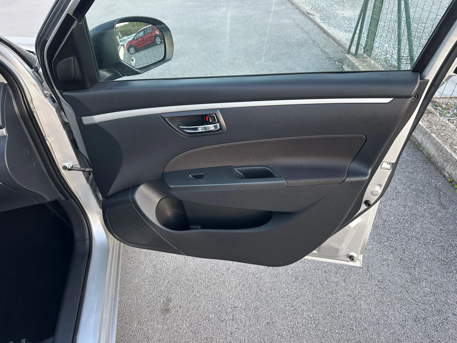 Suzuki Swift 1.2 i Euro 5 - изображение 10