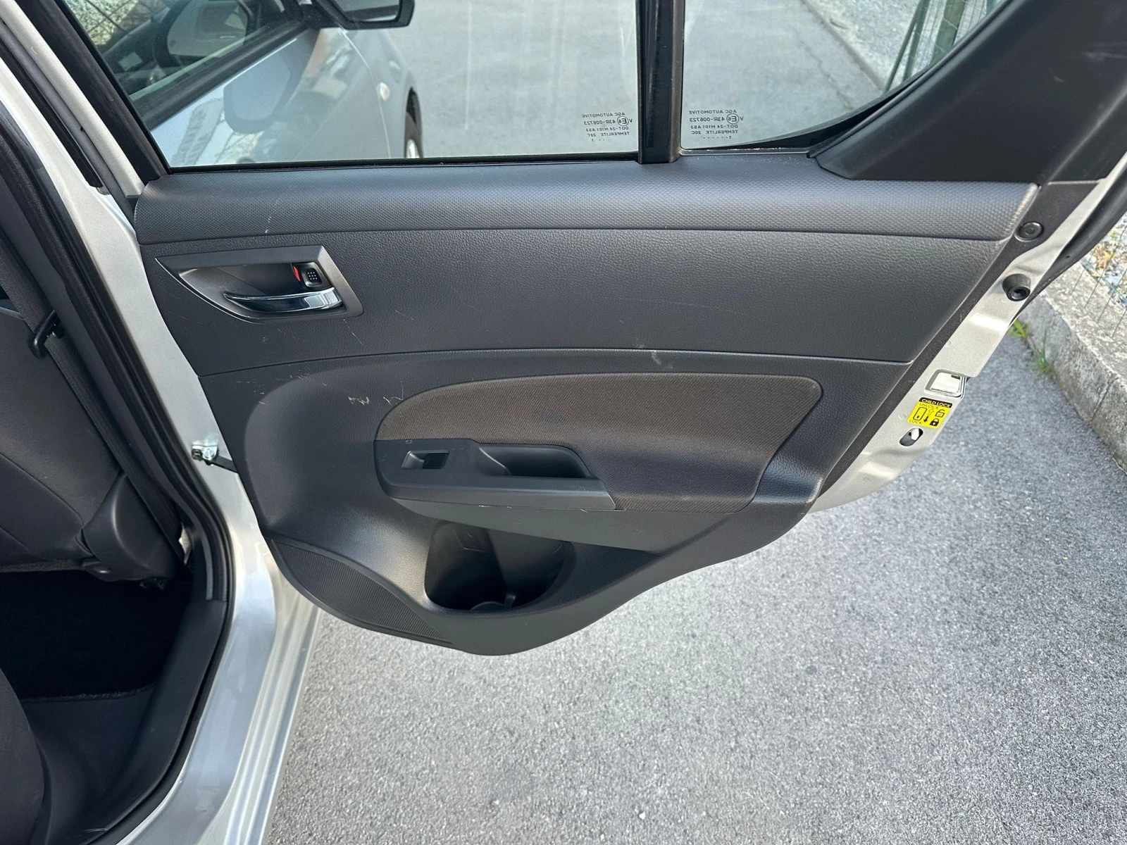 Suzuki Swift 1.2 i Euro 5 - изображение 8