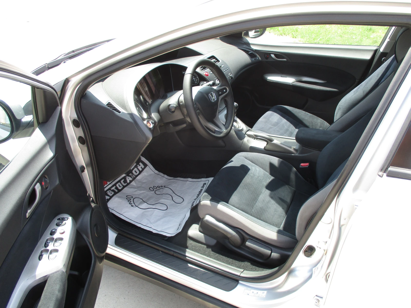 Honda Civic 1.4/БЕНЗИН/КАТО НОВА - изображение 9