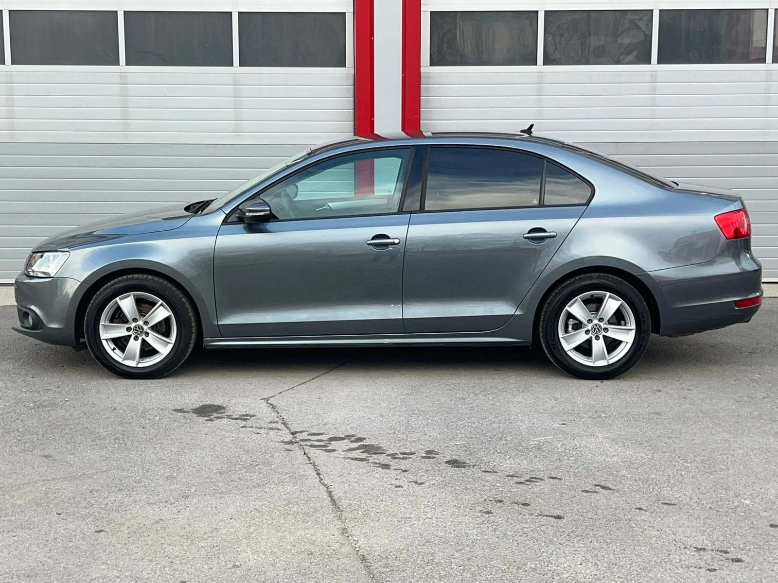 VW Jetta 1.2I KLIMATRONIK EVRO 5B 6-СКОРОСТИ ЛИЗИНГ!!! - изображение 6