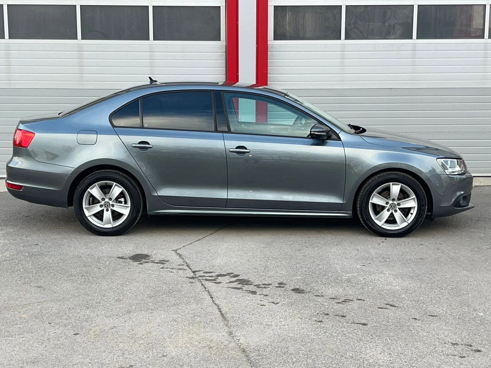 VW Jetta 1.2I KLIMATRONIK EVRO 5B 6-СКОРОСТИ ЛИЗИНГ!!! - изображение 7