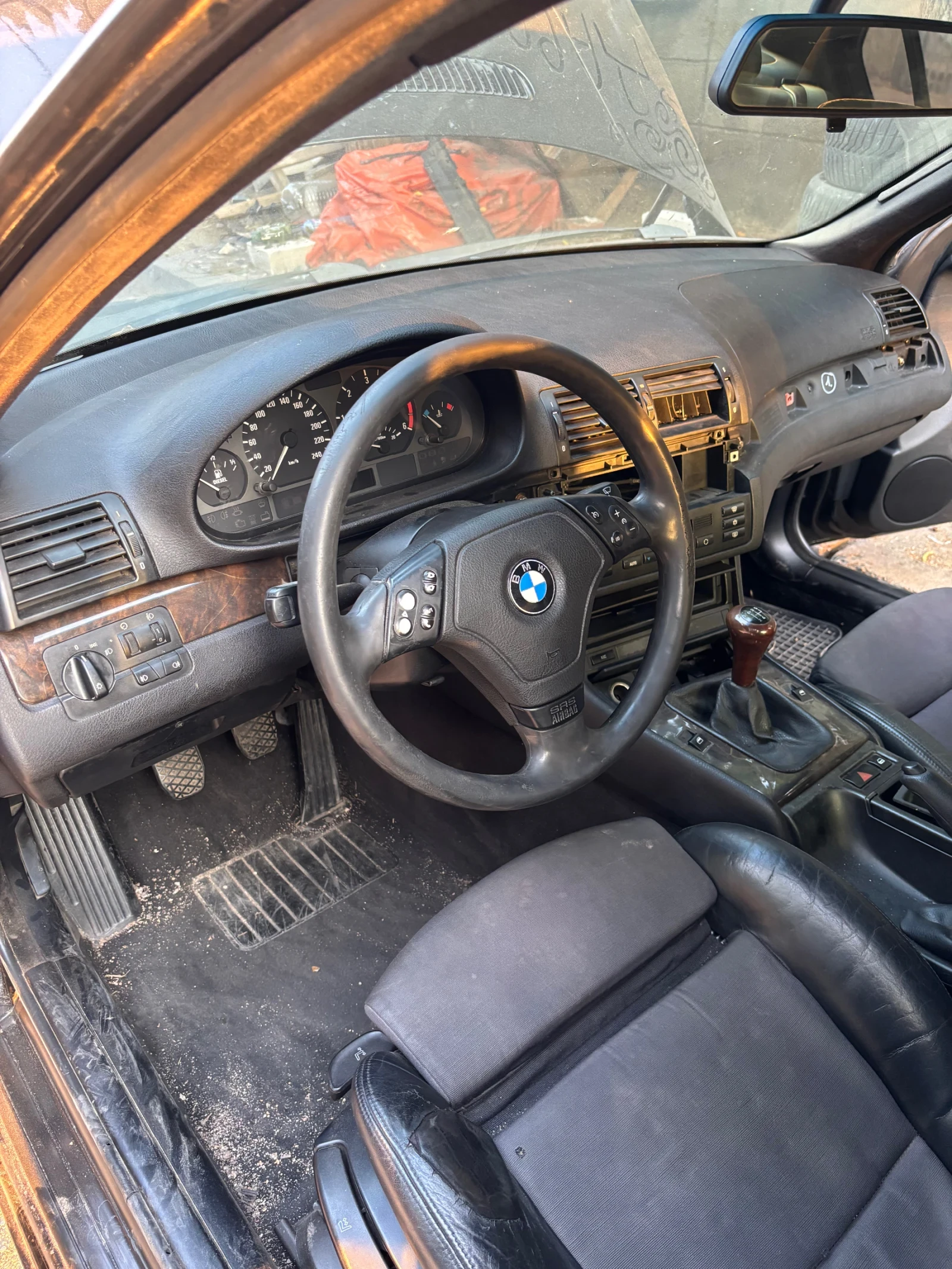 BMW 320  - изображение 6