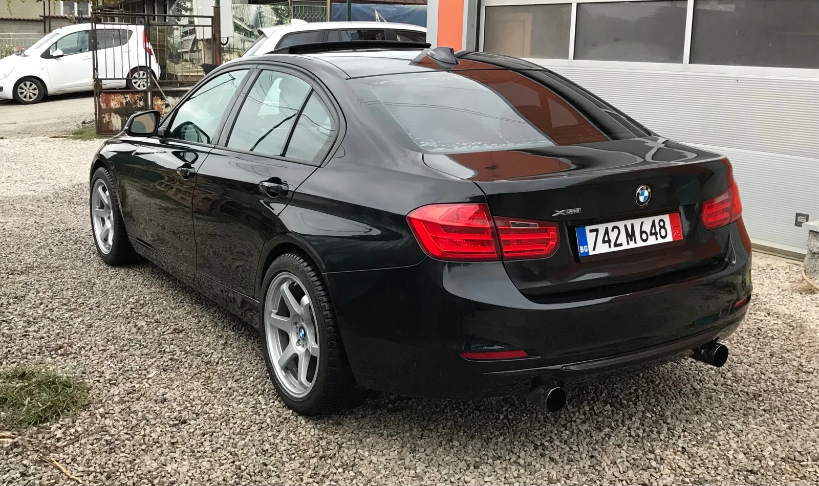 BMW 335 335i xDrive, РЪЧКА - изображение 3