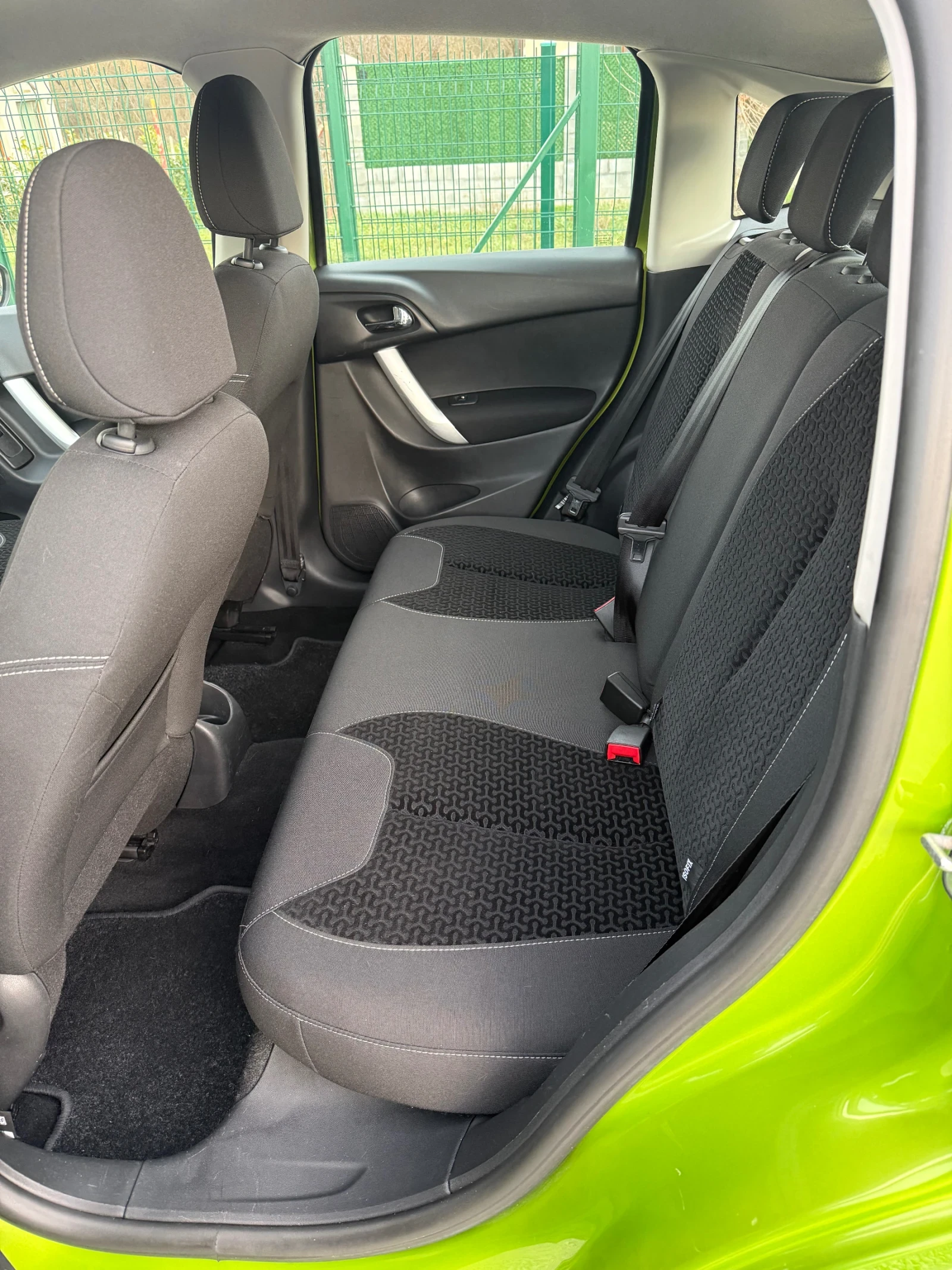 Citroen C3 1.4HDI* 116хил* ОБСЛУЖЕН* , снимка 13 - Автомобили и джипове - 53539879