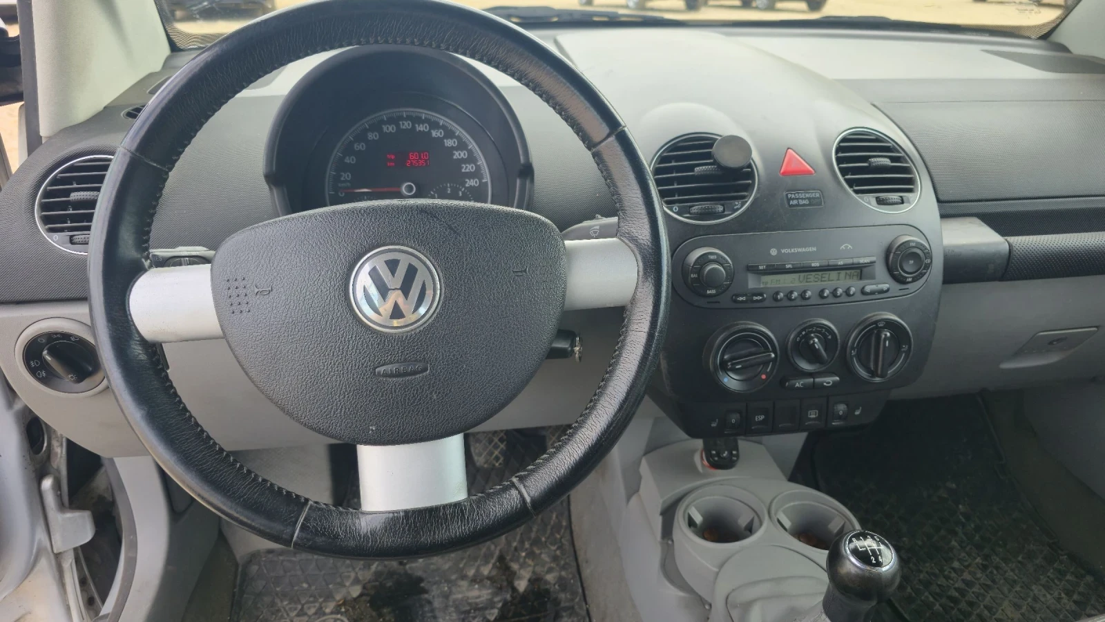 VW New beetle Cabrio 1.9 TDI, снимка 12 - Автомобили и джипове - 54398798