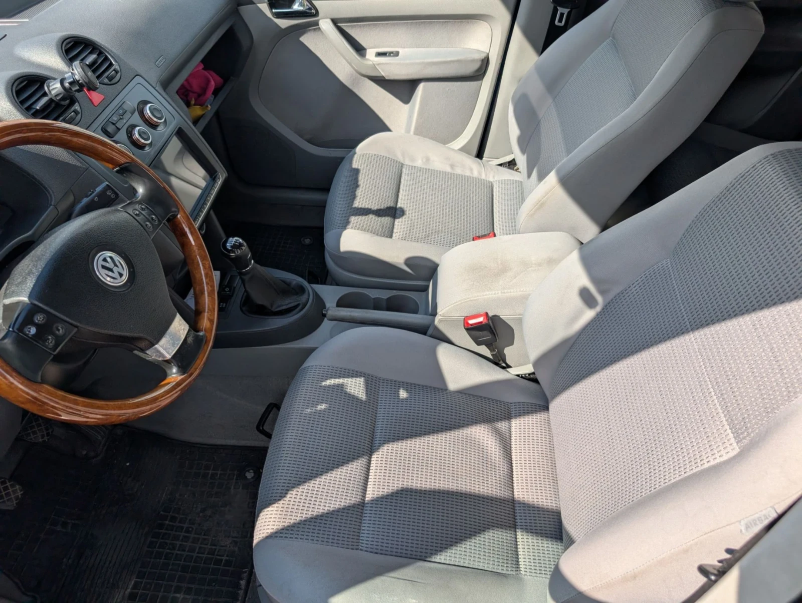 VW Caddy МЕТАН+ ГАЗ  6+ 1  2.0i, снимка 14 - Автомобили и джипове - 54622347
