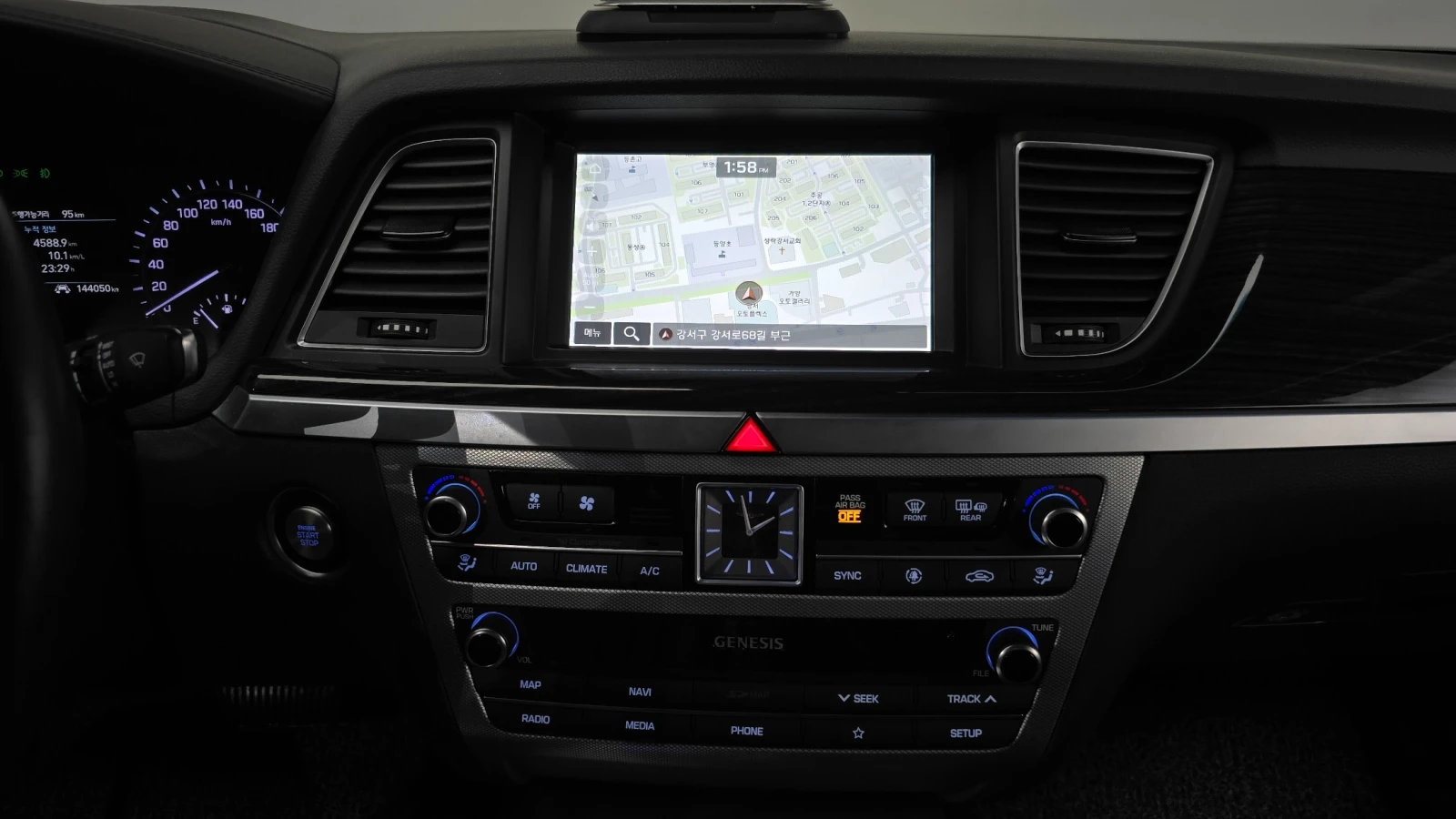 Genesis G80 3.3 GDI* Luxury Special, снимка 12 - Автомобили и джипове - 55040258
