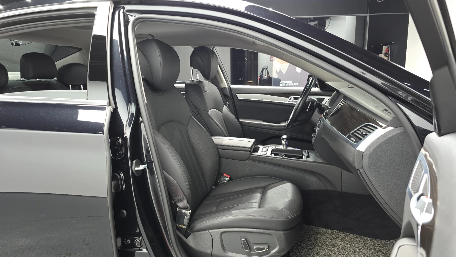 Genesis G80 3.3 GDI* Luxury Special, снимка 10 - Автомобили и джипове - 55040258