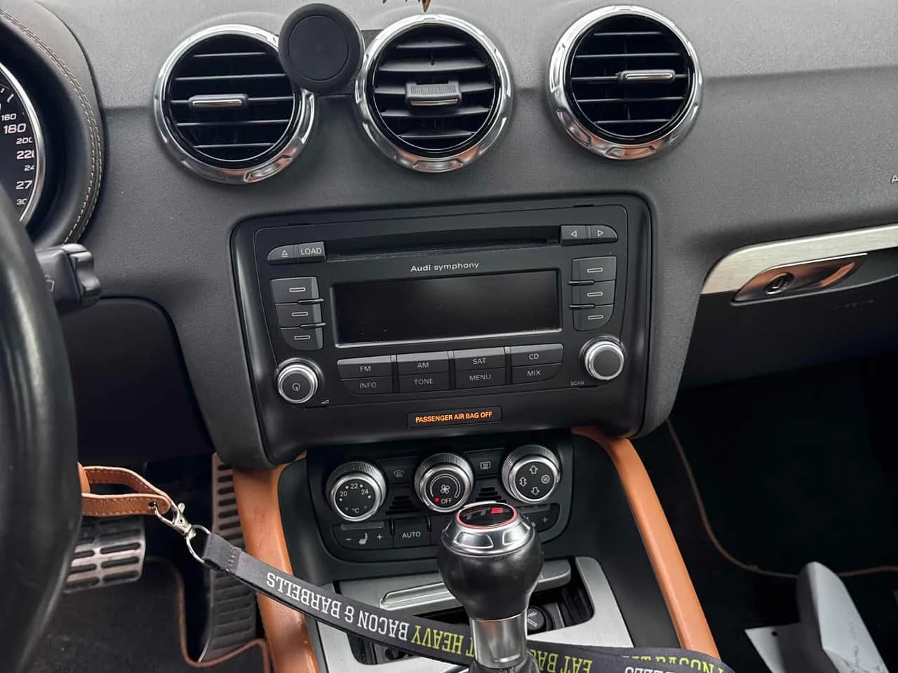 Audi Tt S * 2.0T * ГЛАВНО ПРЕДСТАВИТЕЛСТВО, снимка 9 - Автомобили и джипове - 55276682