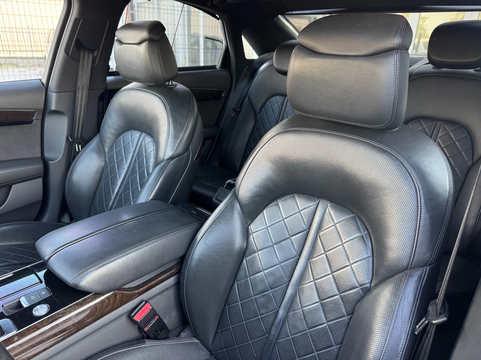 Audi A8 3.0TDI* QUATTRO* MATRIX* Обдухване* BOSE* FULL, снимка 13 - Автомобили и джипове - 55959964