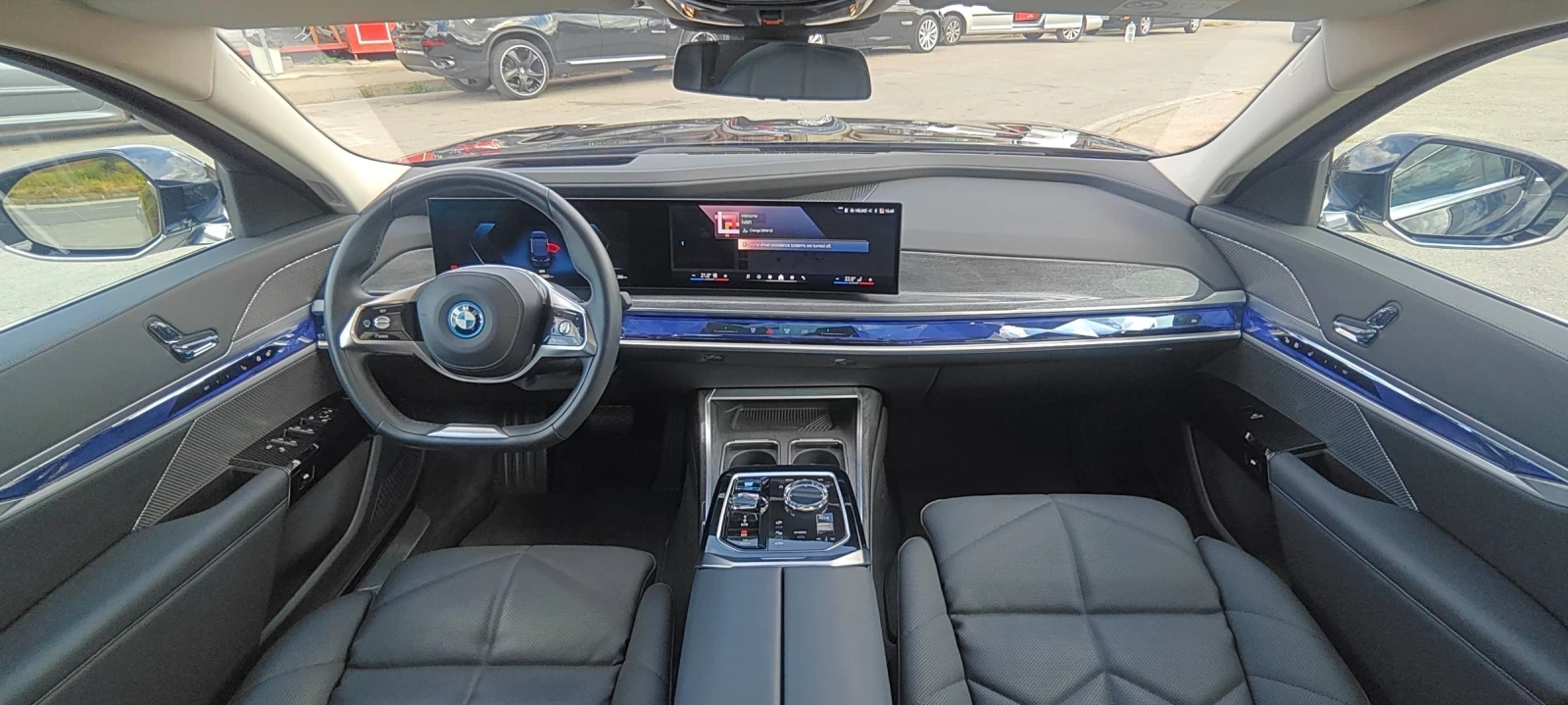 BMW i7 xDrive60/544hp/105kwh/PANO/HUD/SOH100% ГЕРМАНИЯ, снимка 7 - Автомобили и джипове - 56122094