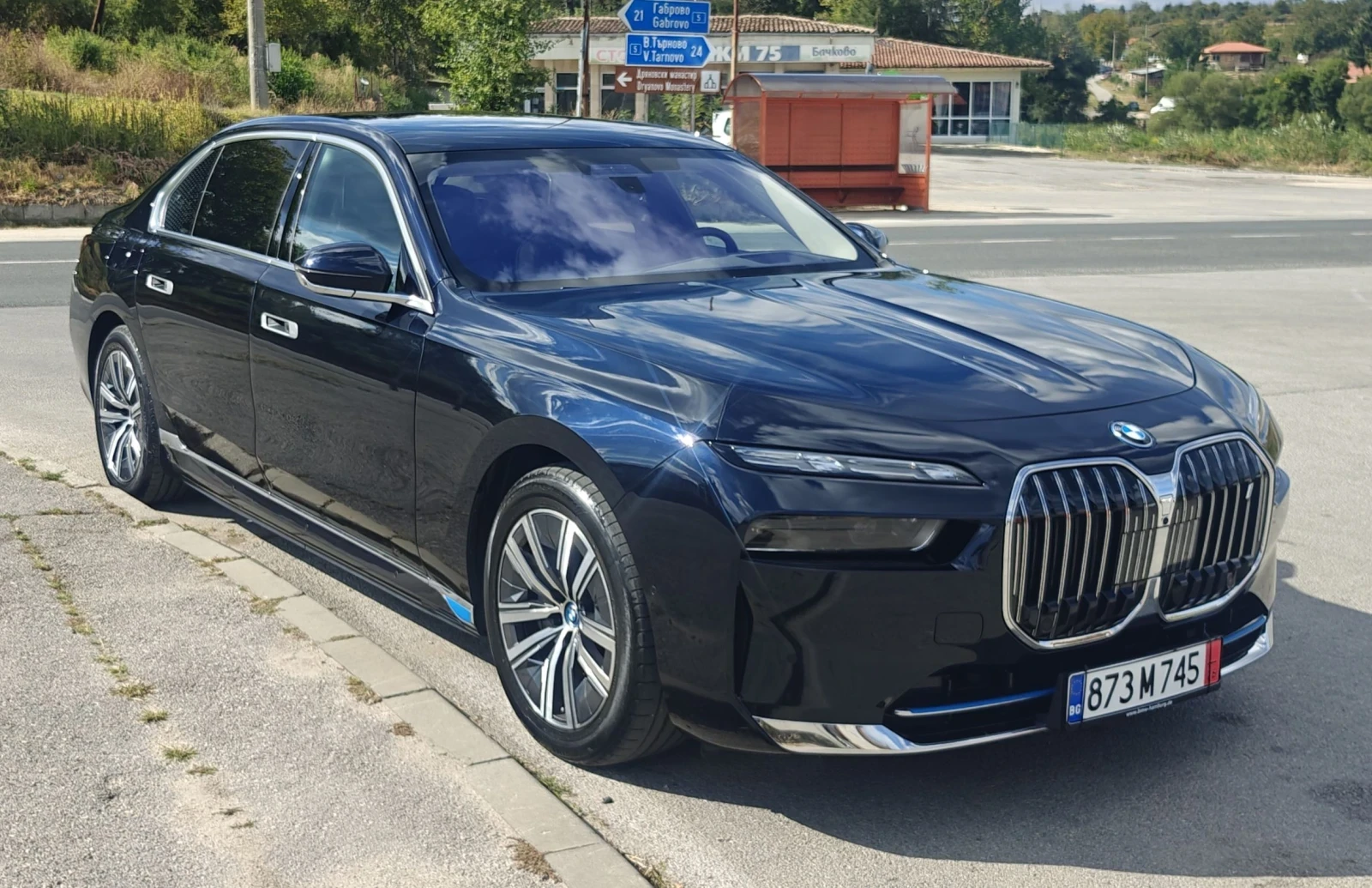 BMW i7 xDrive60/544hp/105kwh/PANO/HUD/SOH100% ГЕРМАНИЯ, снимка 3 - Автомобили и джипове - 56122094