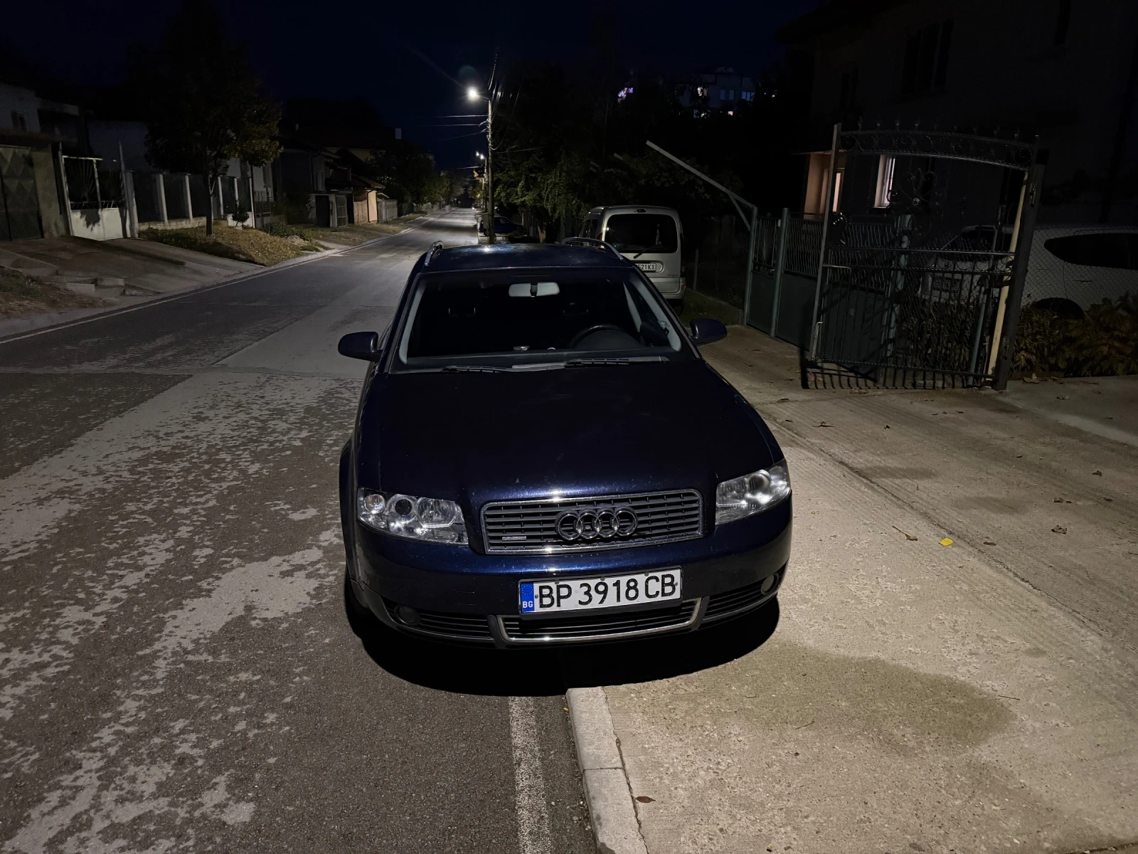 Audi A4 1, 8 Т QUATTRO, снимка 4 - Автомобили и джипове - 56660818