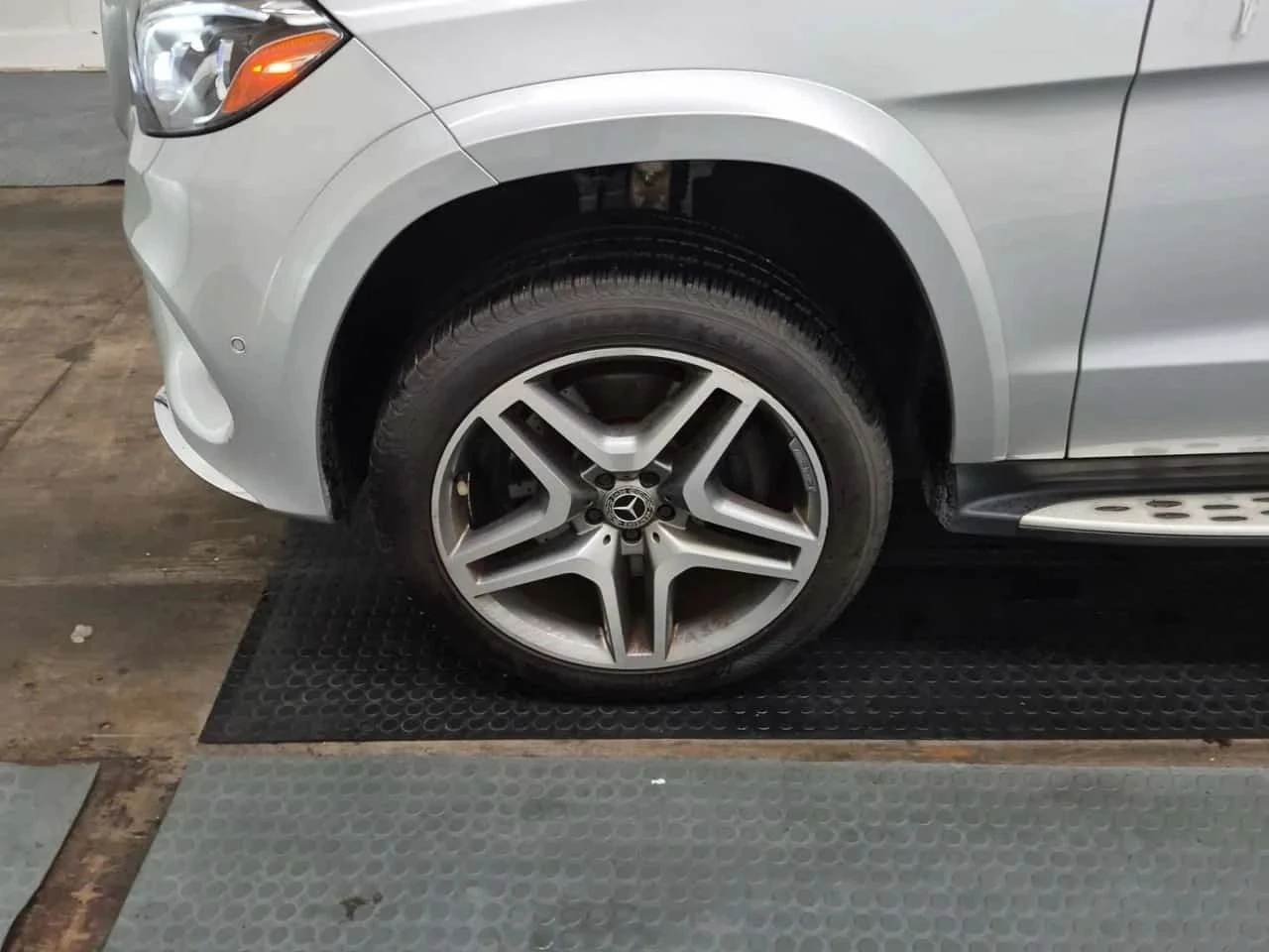 Mercedes-Benz GLS 450, снимка 4 - Автомобили и джипове - 56686154