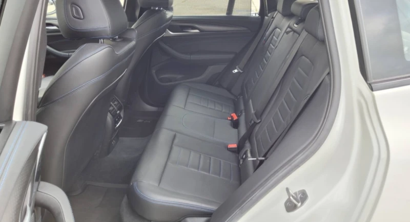 BMW X3 xDrive20i M Pack, снимка 8 - Автомобили и джипове - 52535910