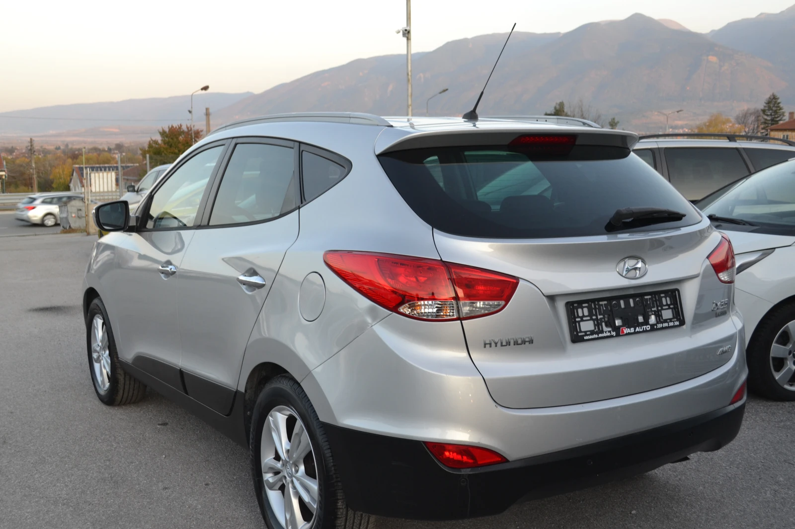 Hyundai IX35 2.0CRDI-165000K.M - изображение 4